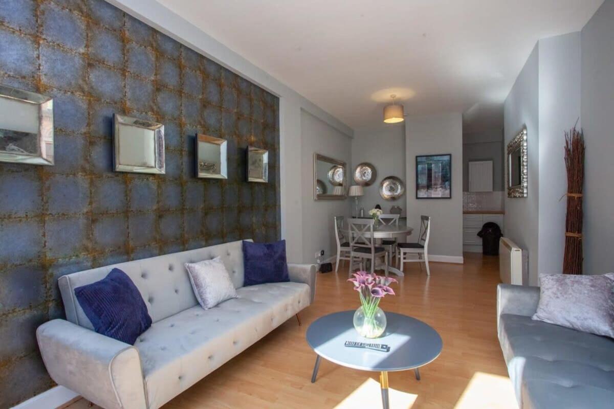Modern And Refurbished Flat In Merchant City Glasgow Exterior photo